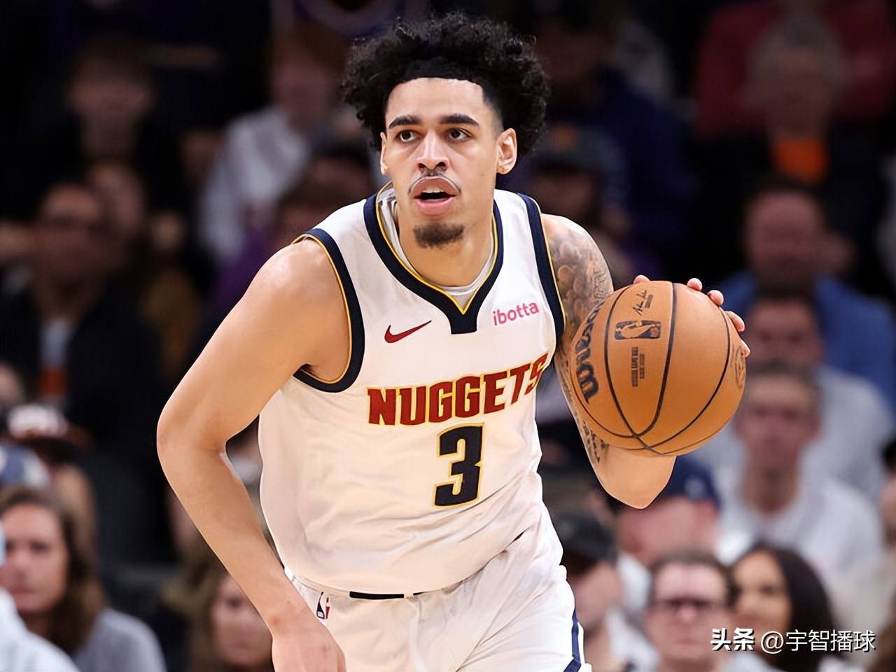 关于穆雷在湖人比赛中战术调整，领先优势明显引发热议！的信息