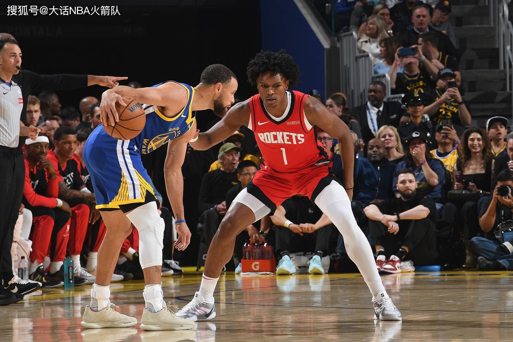 库里新星比赛局势复杂表现突出，切尔西前途光明！的简单介绍